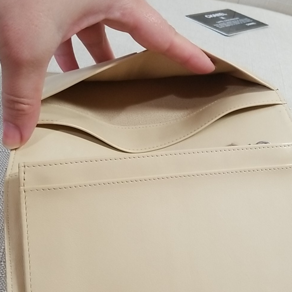 Authentic Chanel wallet - Picture 6 of 8